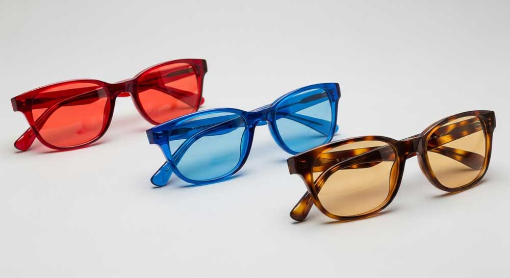 راهنمای انتخاب رنگ فریم عینک: چگونه رنگ فریم بر چهره شما تأثیر می‌گذارد
