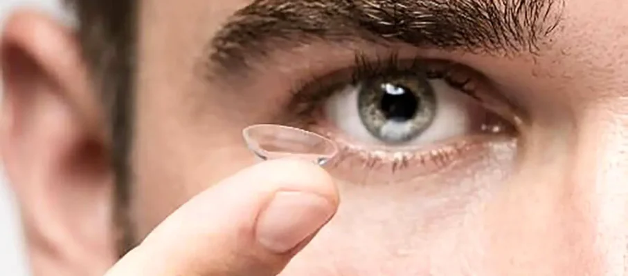 عفونت چشم ناشی از لنز: علائم هشداردهنده، علت‌ها، و راهکارهای پیشگیری