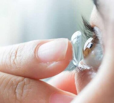 لنز اسکلرال چیست؟ هر آنچه باید درباره مزایا، معایب، قیمت و کاربرد بدانید 