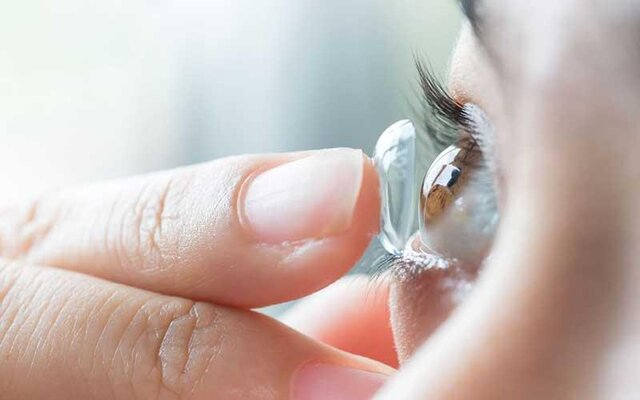 لنز اسکلرال چیست؟ هر آنچه باید درباره مزایا، معایب، قیمت و کاربرد بدانید 