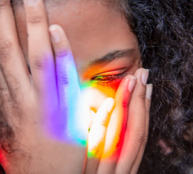 جدیدترین و اثربخش‌ترین روش‌های درمان میگرن چشمی