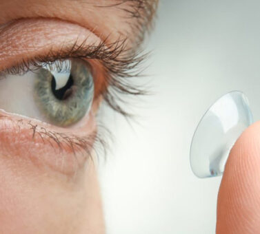 هر آنچه باید درباره لنز اسکلرال بدانید: از قیمت ۱۴۰۴ تا مقایسه تخصصی انواع