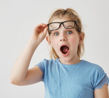 تنبلی چشم در کودکان: از تشخیص تا درمان قطعی | کلینیک تخصصی دکتر اسهرلوس